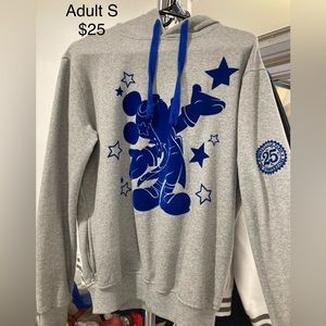 Disneyland Paris Mickey Mouse sweatshirt size small